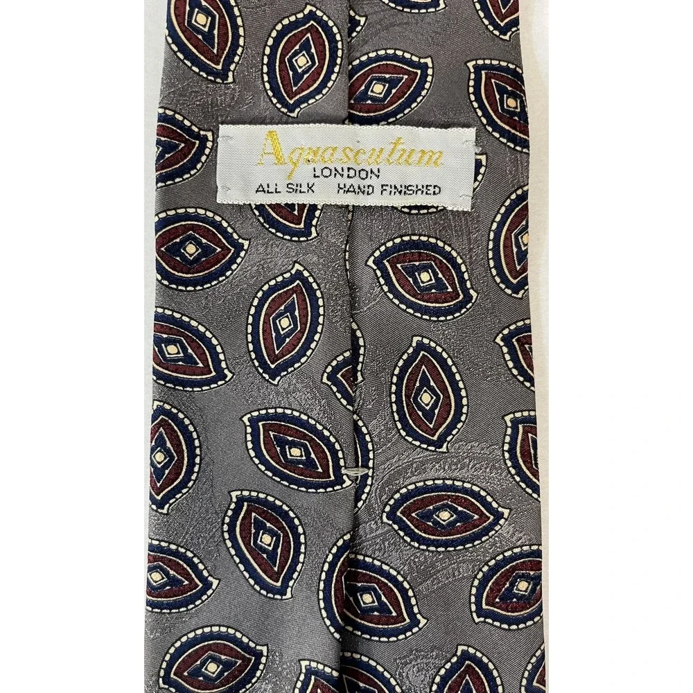 Aquascutum Vintage Luxury 100% Silk Tie, Hand Made In‎ London.